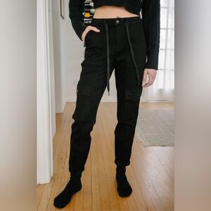 Judy Blue Celeste High Rise Cargo Joggers
Size 3/26